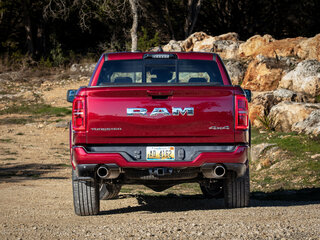 2026 Ram 1500 Crew Cab V Рестайлинг, серый, 11199000 рублей, вид 3