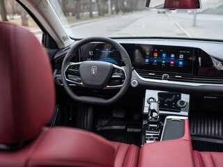 12,3-дюймовый цветной центральный экран