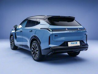 2026 Lynk & Co 08 EM-P 38.2 kWh I Рестайлинг, серебристый, 5960000 рублей, вид 5