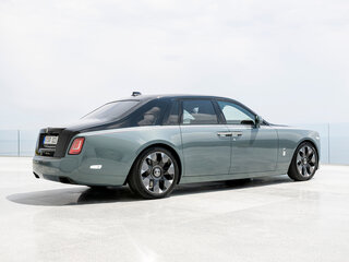 2026 Rolls-Royce Phantom VIII Рестайлинг (Series II), чёрный, 75000000 рублей, вид 4