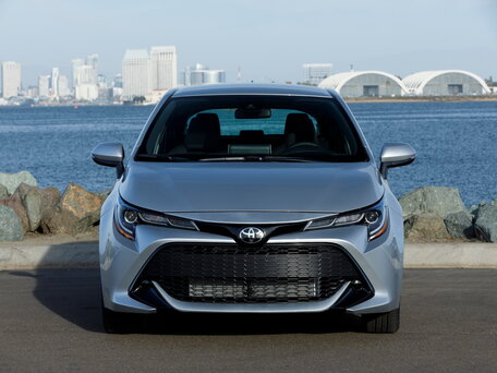 2018 Toyota Corolla XII (E210), красный, 1960000 рублей - вид 2