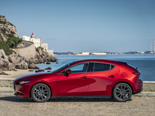 2026 Mazda 3 IV (BP), красный, 4200000 рублей, вид 2