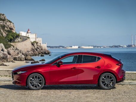 2021 Mazda 3 IV (BP), чёрный, 2222222 рублей - вид 2