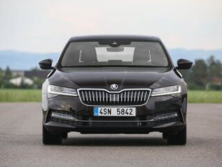 2025 Skoda Superb III Рестайлинг, чёрный, 3775000 рублей, вид 3