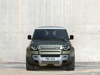2023 Land Rover Defender 90 II, чёрный, 12450000 рублей, вид 3