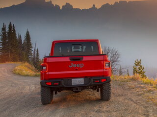 2023 Jeep Gladiator II (JT), серый, 7400000 рублей, вид 4