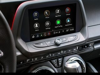 Мультимедийная система 3.0 с 8" цветным дисплеем и Навигацией
