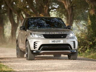 2025 Land Rover Discovery D250 V Рестайлинг, серебристый, 13270000 рублей, вид 3