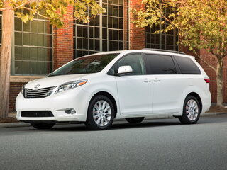 2015 Toyota Sienna III Рестайлинг, золотистый, 3500000 рублей, вид 1