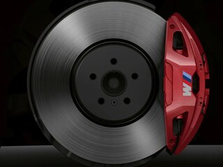 Тормозная система M Sport с суппортами красного цвета