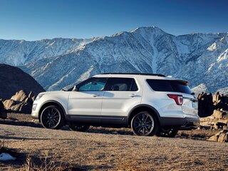 2018 Ford Explorer V Рестайлинг 2, чёрный, 2700000 рублей, вид 2