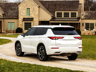 2023 Mitsubishi Outlander IV, белый, 4460000 рублей, вид 5