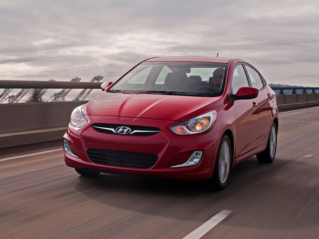 2011 Hyundai Accent IV, чёрный - вид 2