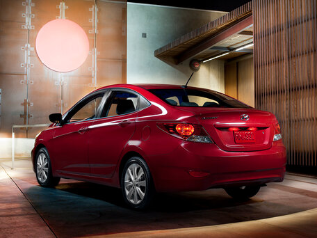 2011 Hyundai Accent IV, чёрный - вид 3