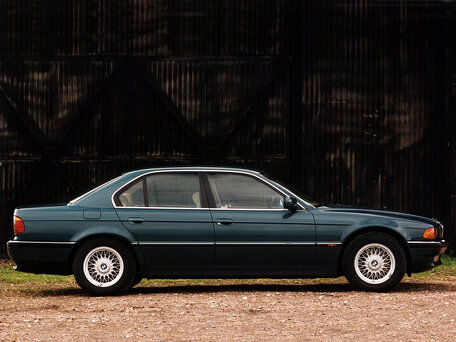1997 BMW 7 серии 728i III (E38), чёрный - вид 1