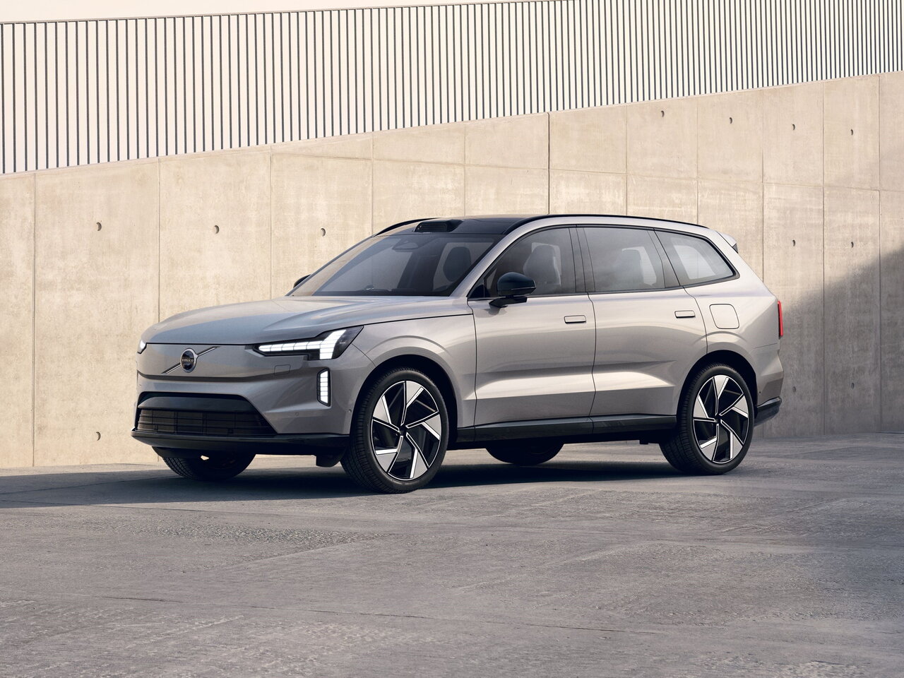 Volvo EX90 Основной вид