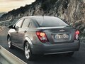 2013 Chevrolet Aveo II, серебристый, 800000 рублей - вид 3