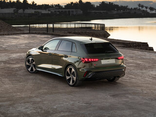 2025 Audi A3 Sportback 35 TFSI IV (8Y) Рестайлинг, серый, 4499500 рублей, вид 4