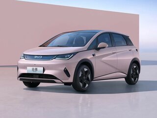 2025 BYD Dolphin 45.12 kWh I Рестайлинг, серебристый, 2999900 рублей, вид 1