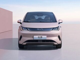 2025 BYD Dolphin 45.12 kWh I Рестайлинг, серебристый, 2999900 рублей, вид 3