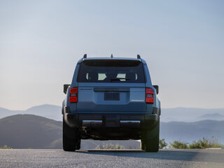 2026 Toyota Land Cruiser Prado 250 Series, белый, 10200000 рублей, вид 4
