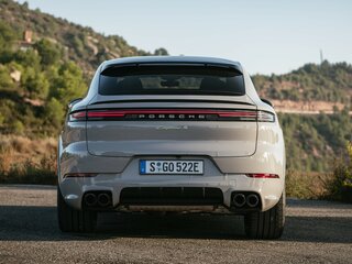 2026 Porsche Cayenne GTS Coupé III Рестайлинг, чёрный, 29000000 рублей, вид 4