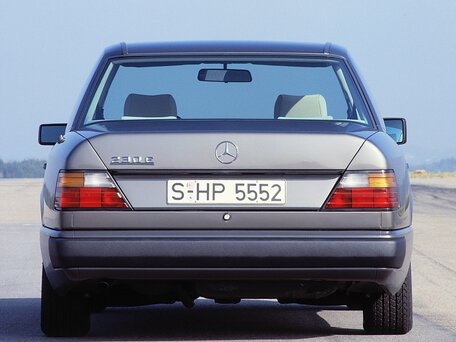 1985 Mercedes-Benz W124 200, серый - вид 3