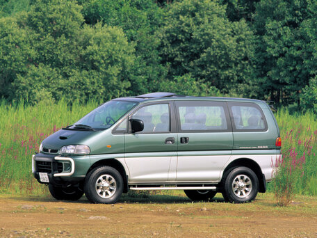 2000 Mitsubishi Delica IV, чёрный, 1150000 рублей - вид 2