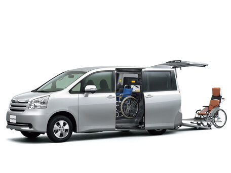 2007 Toyota Noah II (R70), чёрный, 1500000 рублей - вид 2