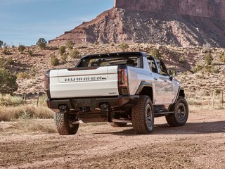 2024 GMC Hummer EV, серый, 18000000 рублей, вид 4