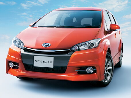 2013 Toyota Wish II Рестайлинг, белый, 1550000 рублей - вид 1