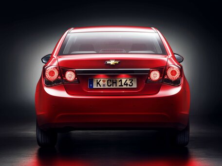 2011 Chevrolet Cruze I, серебристый, 850000 рублей - вид 3