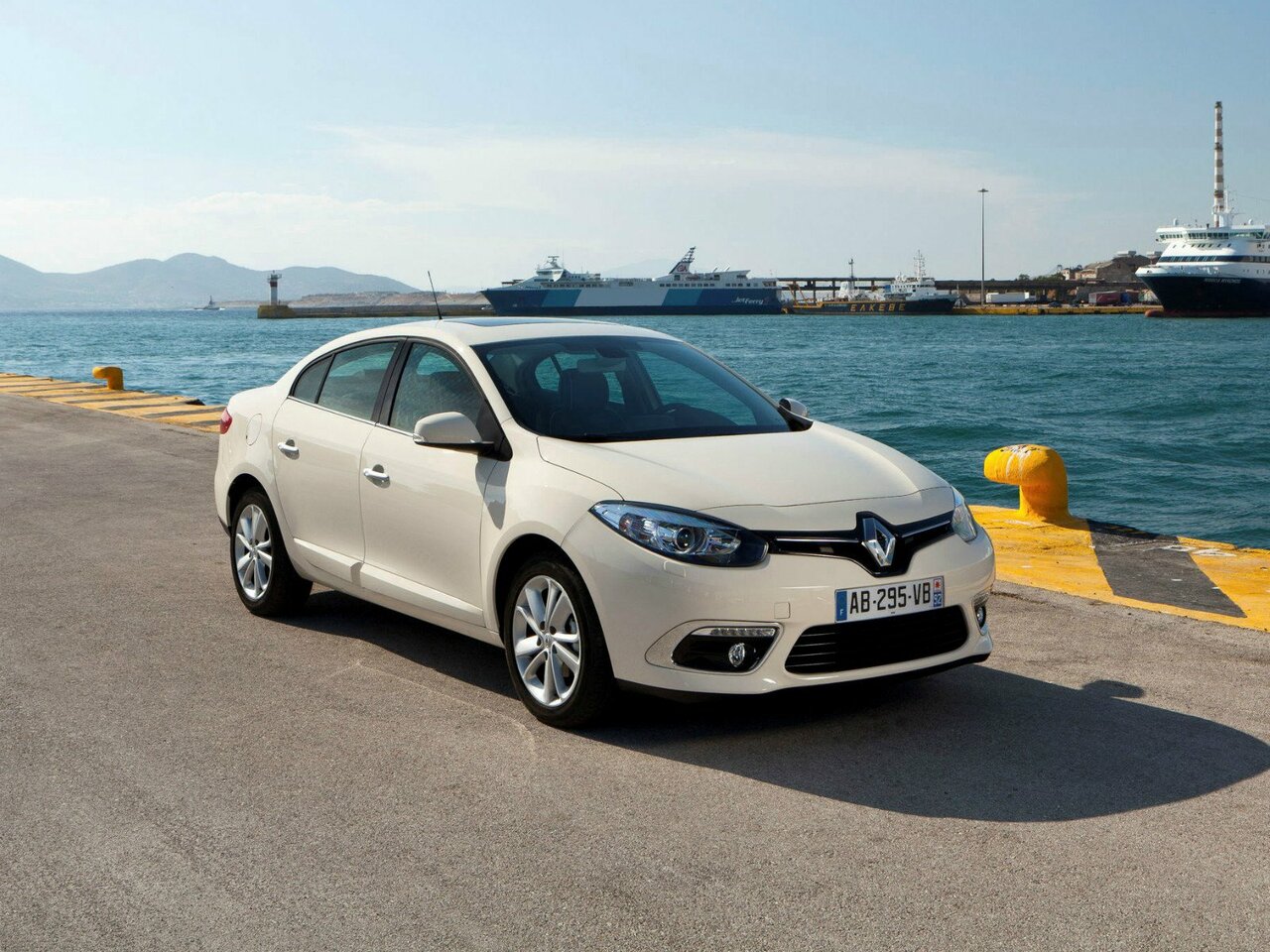 Renault Fluence Основной вид