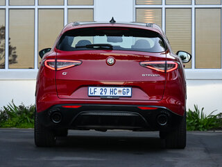 2025 Alfa Romeo Stelvio I Рестайлинг 2, чёрный, 8390000 рублей, вид 4