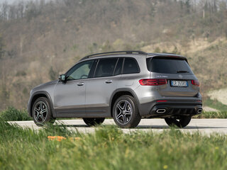 2025 Mercedes-Benz GLB 220 I (X247) Рестайлинг, чёрный, 6290000 рублей, вид 5