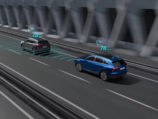 Адаптивный круиз-контроль (ACC) с функцией интеллектуального круиз-контроля (ICA)