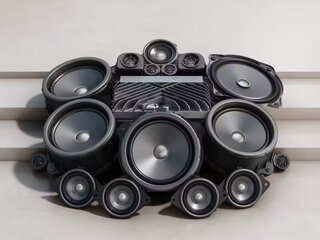 Премиальная аудиосистема Flyme Sound с 16 динамиками, включая индивидуальные динамики в подголовнике водителя