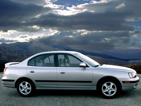 2000 Hyundai Elantra III (XD), пурпурный, 150000 рублей - вид 2