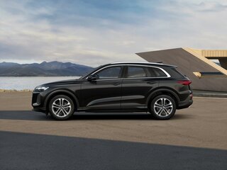 2026 Audi Q5 40 TFSI III (GU), чёрный, 6799000 рублей, вид 3