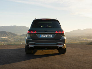 2026 Mercedes-Benz GLS 450 II (X167) Рестайлинг 2, зелёный, 18500000 рублей, вид 4