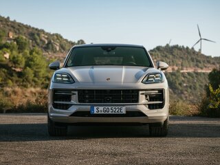 2026 Porsche Cayenne GTS Coupé III Рестайлинг, чёрный, 29000000 рублей, вид 3