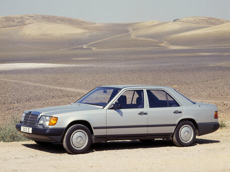 1985 Mercedes-Benz W124 200, серый - вид 1