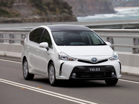 2015 Toyota Prius Alpha I (ZVW40/41) Рестайлинг, серый, 1300000 рублей - вид 3