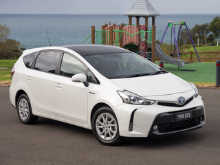 2015 Toyota Prius Alpha I (ZVW40/41) Рестайлинг, белый, 1830000 рублей, вид 1