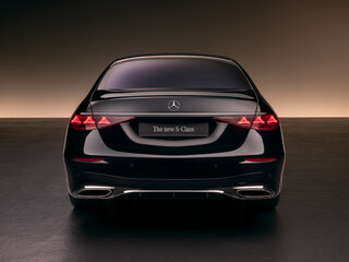 2026 Mercedes-Benz S-Класс 580 Long 4MATIC VII (W223) Рестайлинг, чёрный, 29890000 рублей, вид 4