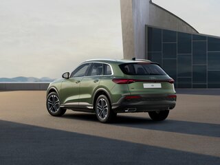 2026 Audi Q5 40 TFSI III (GU), зелёный, 6280000 рублей, вид 2