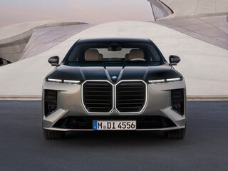 2026 BMW 7 серии 740 xDrive VII (G70) Рестайлинг, синий, 24190000 рублей, вид 3