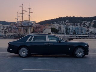 2024 Rolls-Royce Phantom Extended VIII Рестайлинг (Series II), чёрный, 90665696 рублей, вид 2