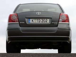 2007 Toyota Avensis II Рестайлинг, серебристый, 495000 рублей, вид 4