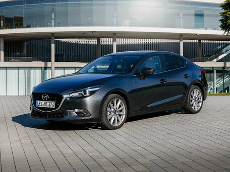 2017 Mazda 3 III (BM) Рестайлинг, красный, 2000000 рублей